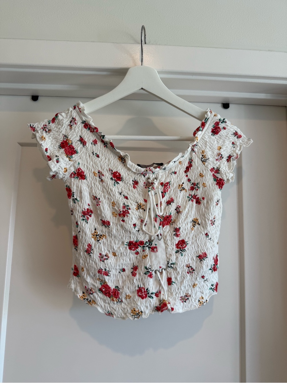 Crop Top with vintage style Red Floral Print